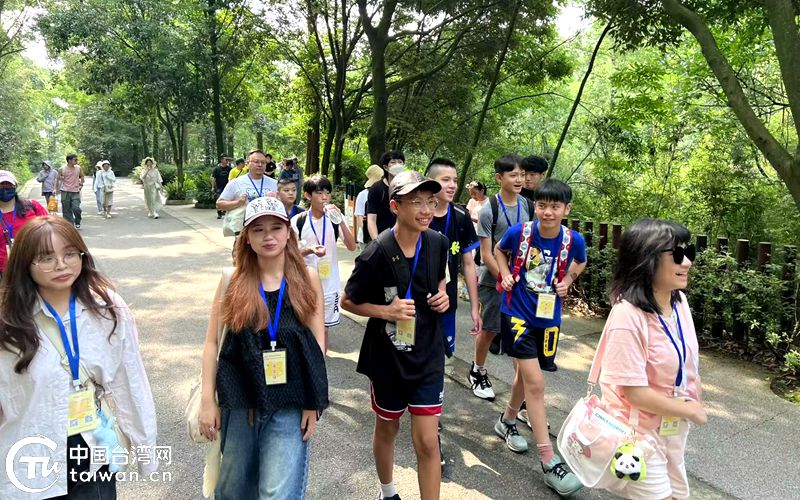 烈日難擋熱情 臺灣青年表示：成都真棒，還要再來！